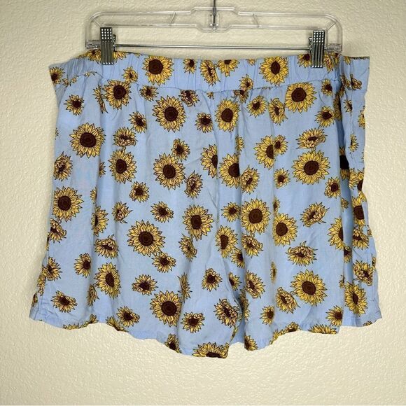 No Boundaries Blue Sunflower Tie Front Shirt & Short Set - Picture 11 of 13